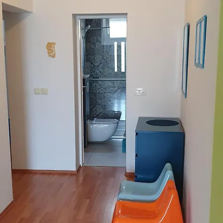 Kairos Apartment
