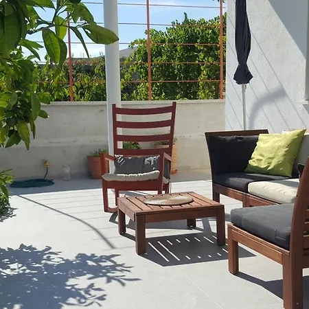 Kairos Apartment