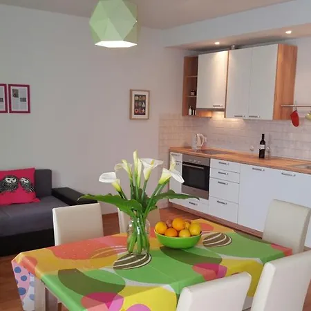 Kairos Apartment *